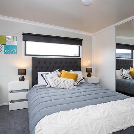 Affordable Modern Accommodation Westport Exterior photo