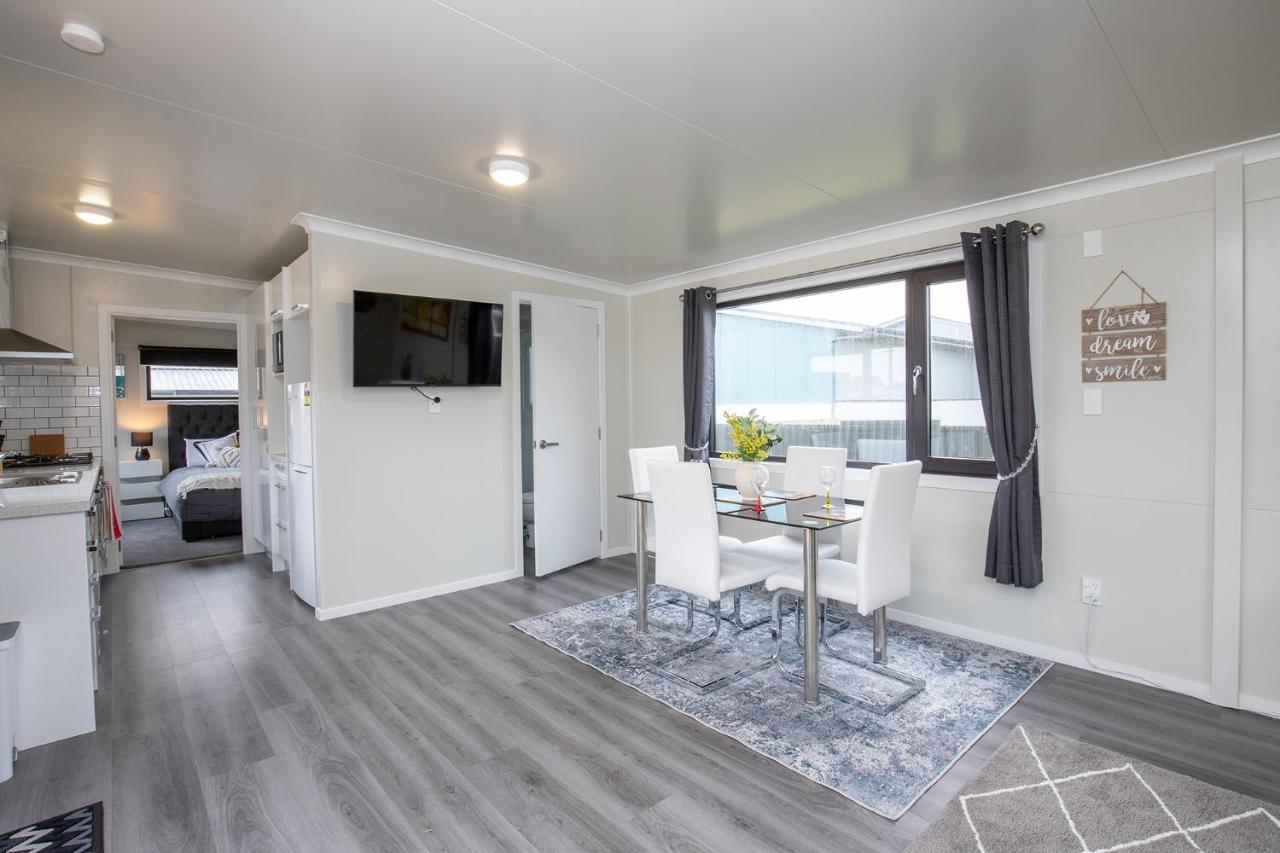 Affordable Modern Accommodation Westport Exterior photo