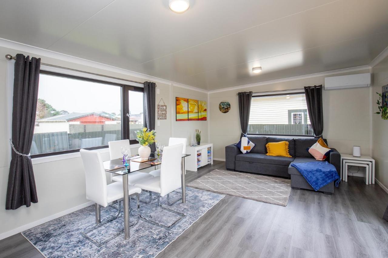 Affordable Modern Accommodation Westport Exterior photo