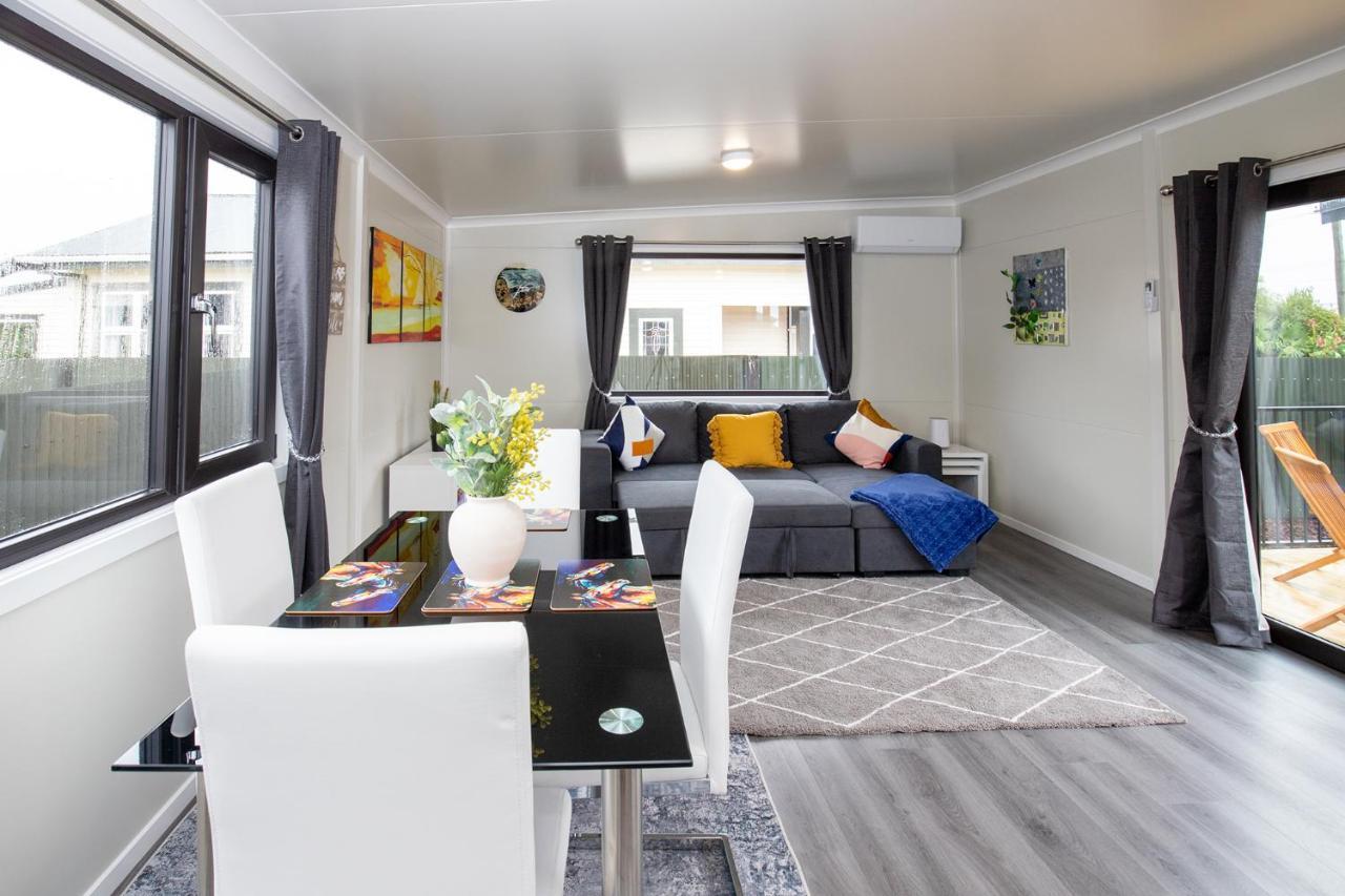 Affordable Modern Accommodation Westport Exterior photo