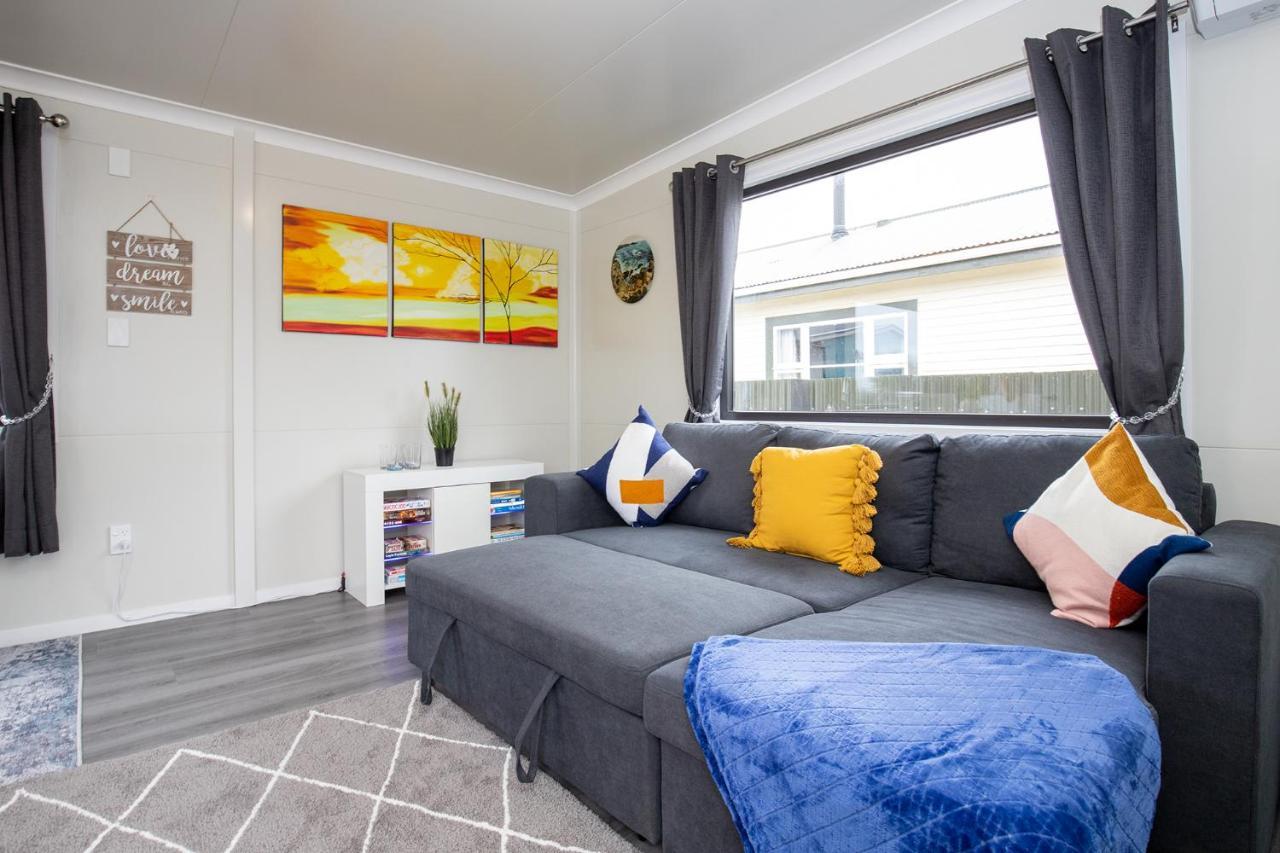 Affordable Modern Accommodation Westport Exterior photo
